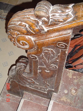 Altberliner Treppengelaender Zierpfosten alt