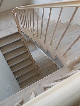 Stufen, Podeste, Handlauf, Gelaender mit Traljen - neu