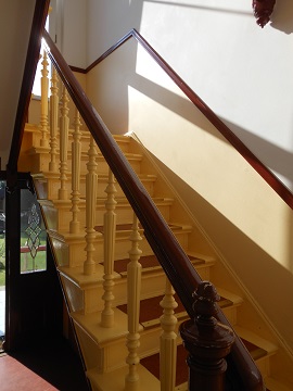 Treppenhausgelaender neu