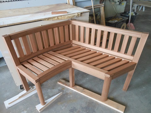 geschweifte Boots-Sitzbank aus Mahagoni-Vollholz