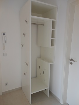 offener Garderobenschrank