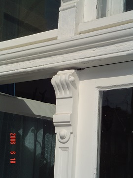 Altbaufenster Detail weiss Kaempfer