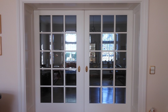 Schiebetuer mit Facettenscheiben