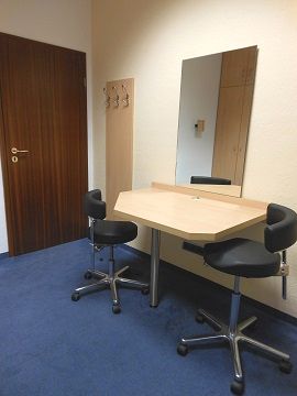 Optiker Ramin Pruefraum 1 Kundenplatz