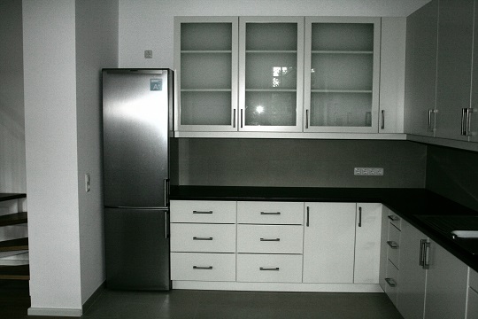 mit Kuehlschrank