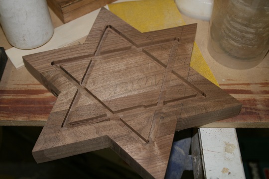 Tuerdruecker STERN Einzelanfertigung in Nussbaum