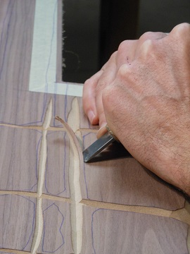 handgeschnitzte Reliefornamentik